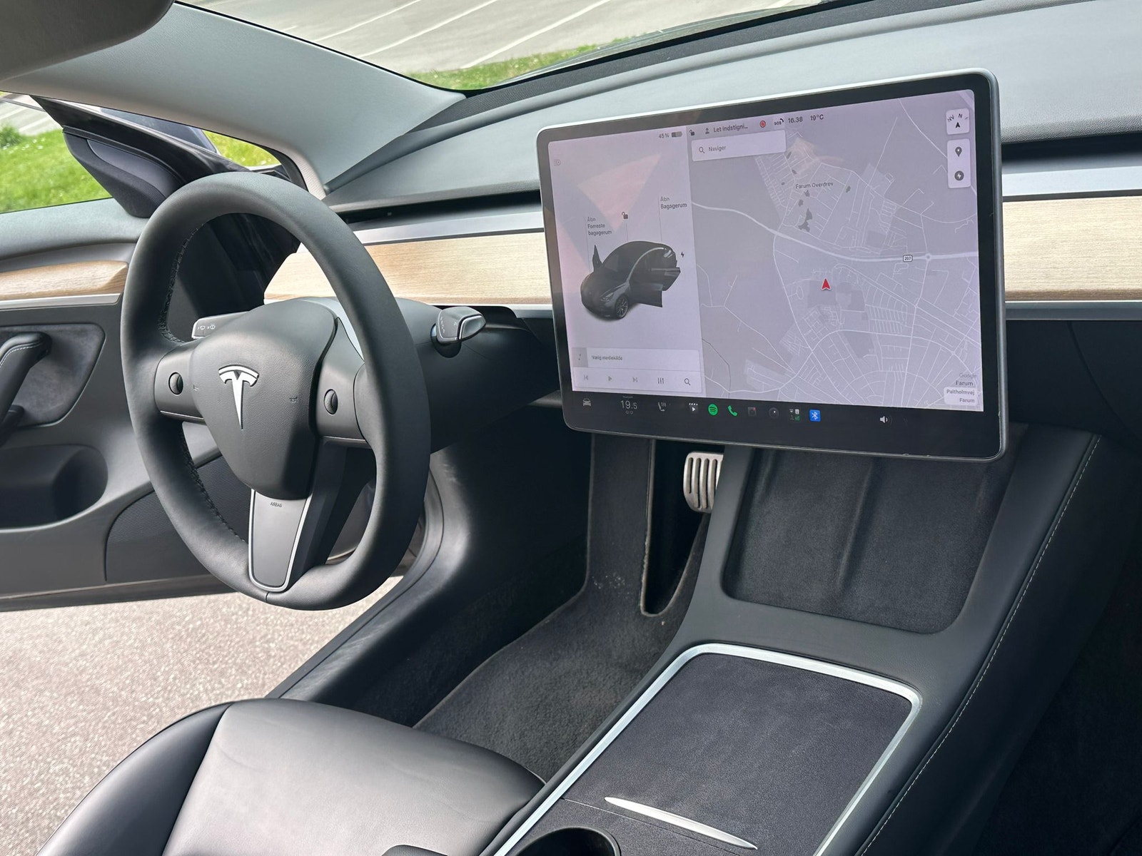 Tesla Model 3 til salg hos Nabilli