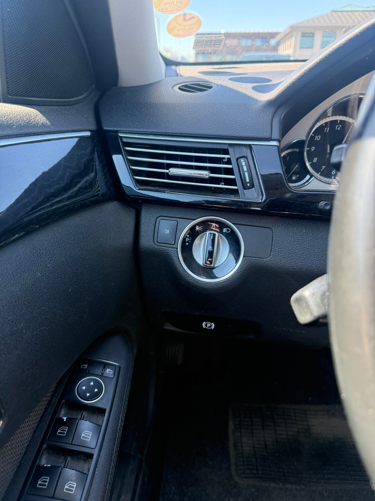 Mercedes E200 til salg hos Nabilli