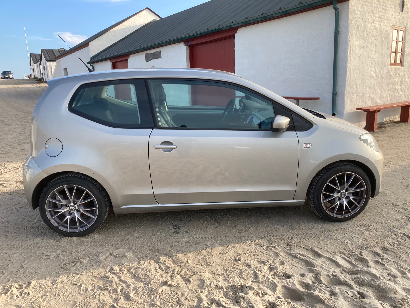 VW UP! til salg hos Nabilli