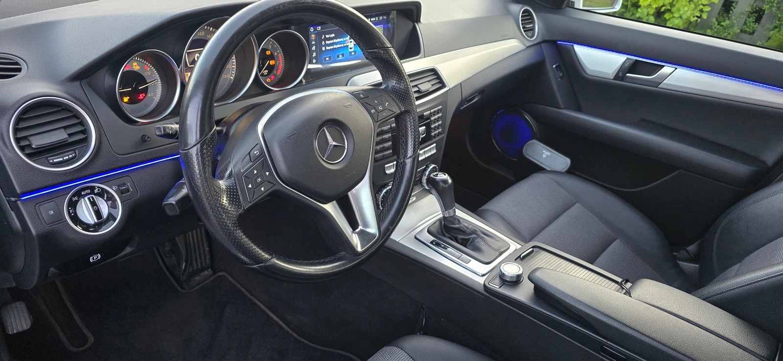 Mercedes C180 til salg hos Nabilli