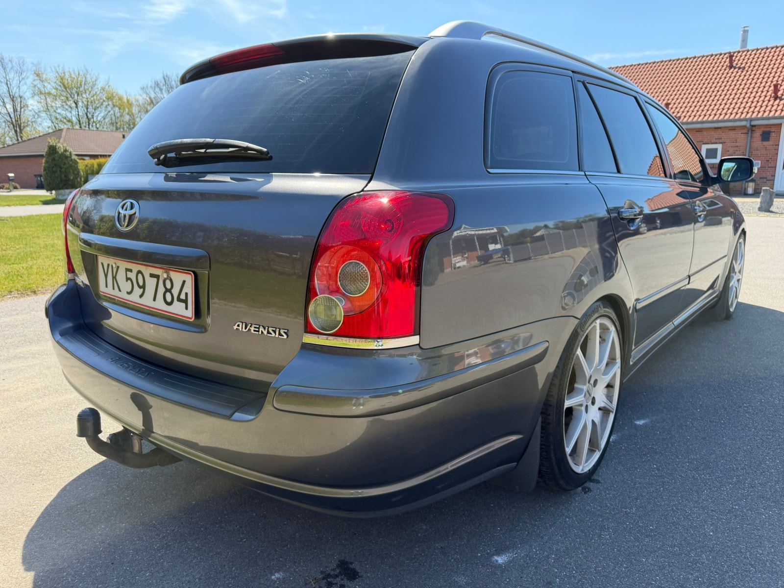 Toyota Avensis til salg hos Nabilli