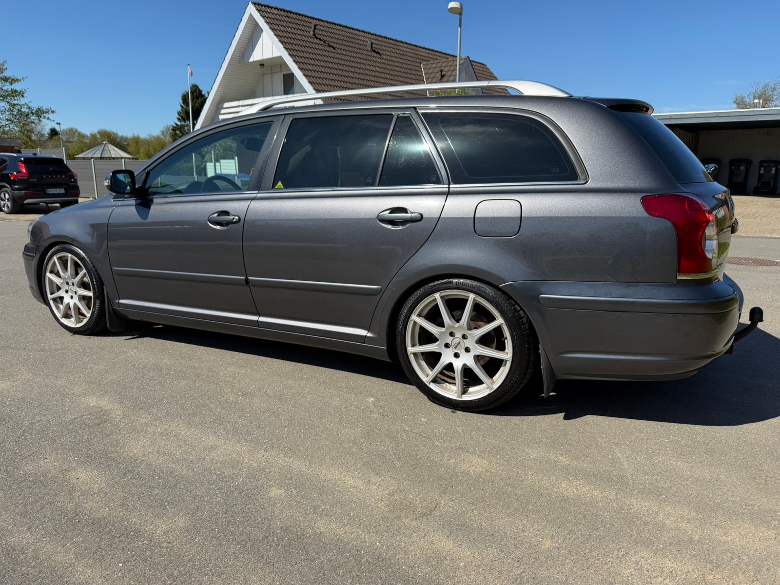 Toyota Avensis til salg hos Nabilli