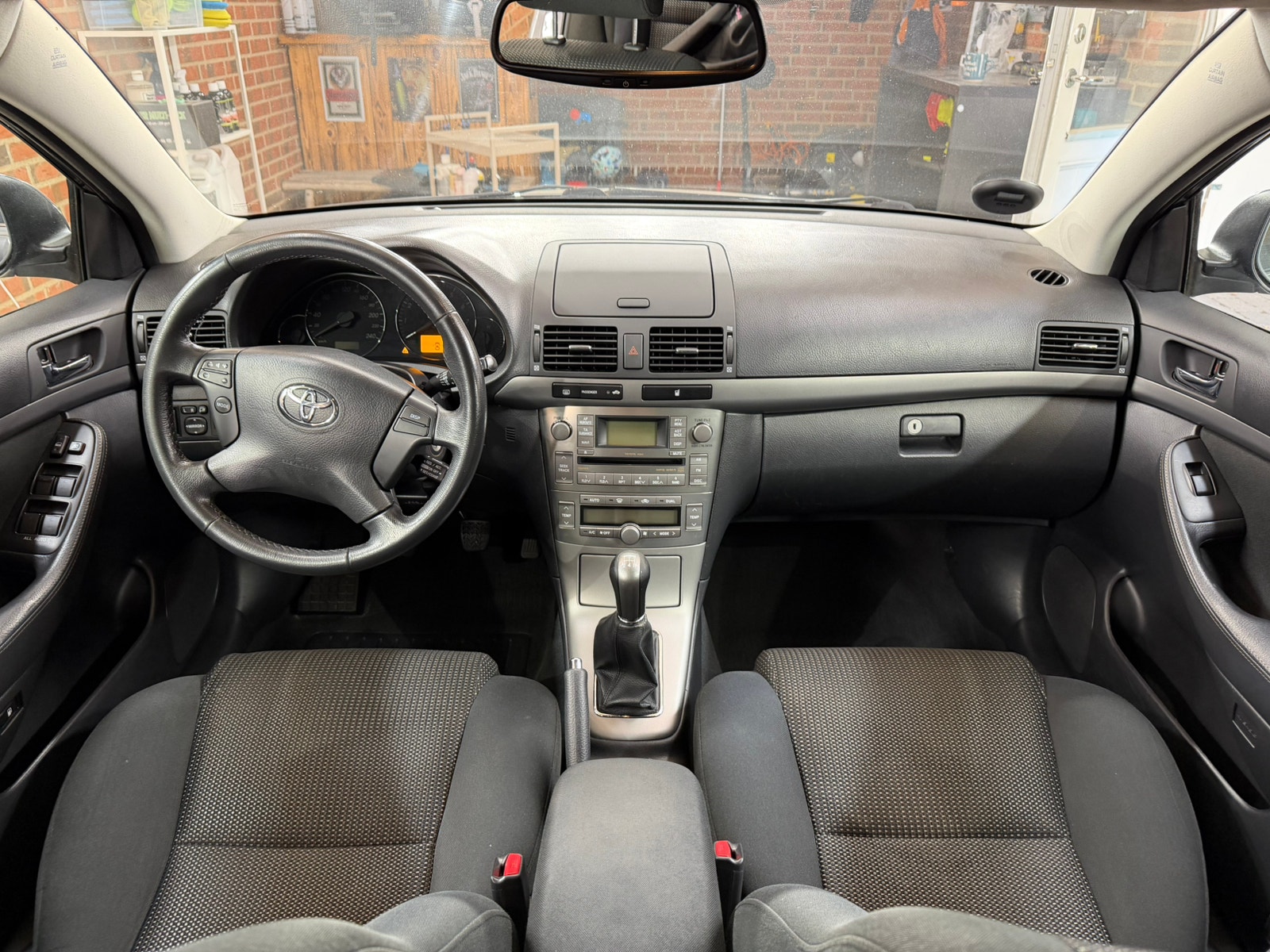 Toyota Avensis til salg hos Nabilli