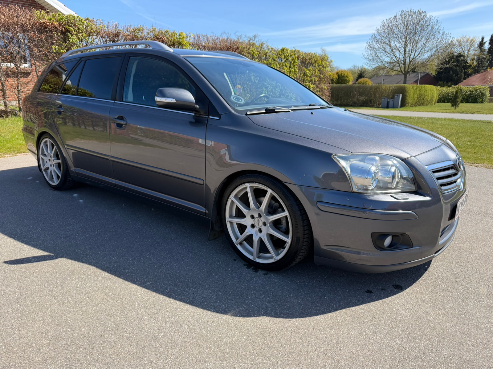 Toyota Avensis til salg hos Nabilli
