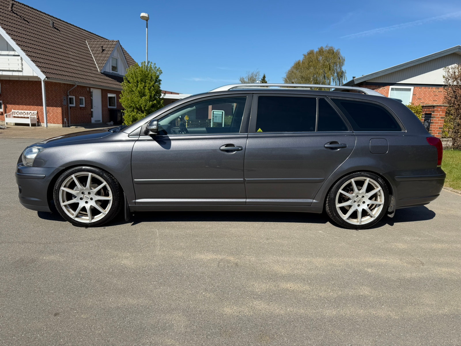 Toyota Avensis til salg hos Nabilli