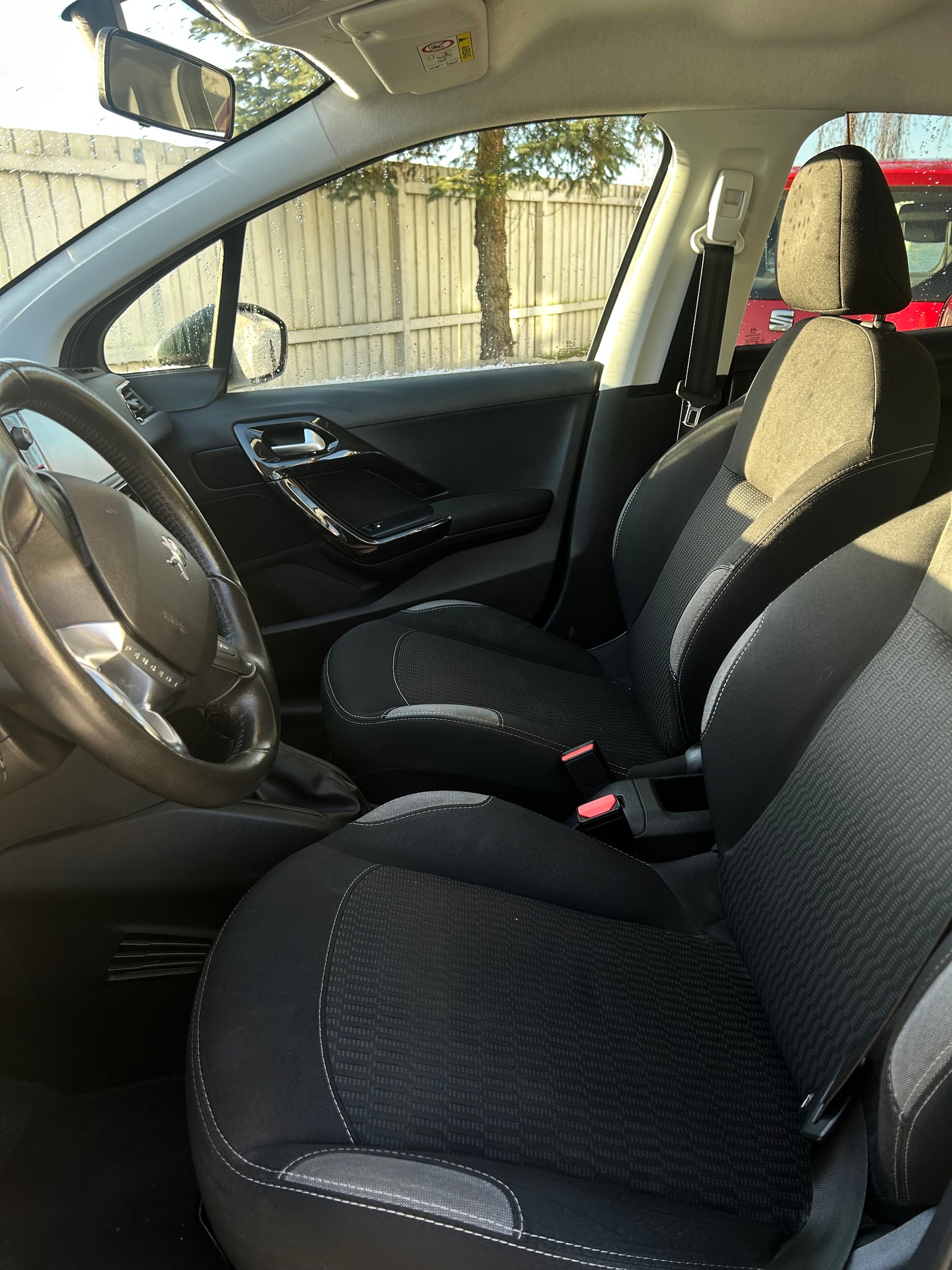 Peugeot 208 til salg hos Nabilli