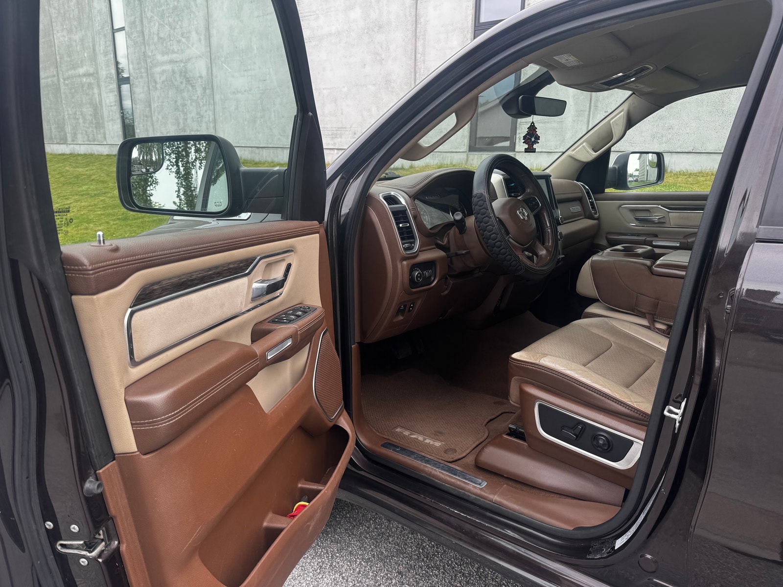 Dodge RAM 1500 til salg hos Nabilli