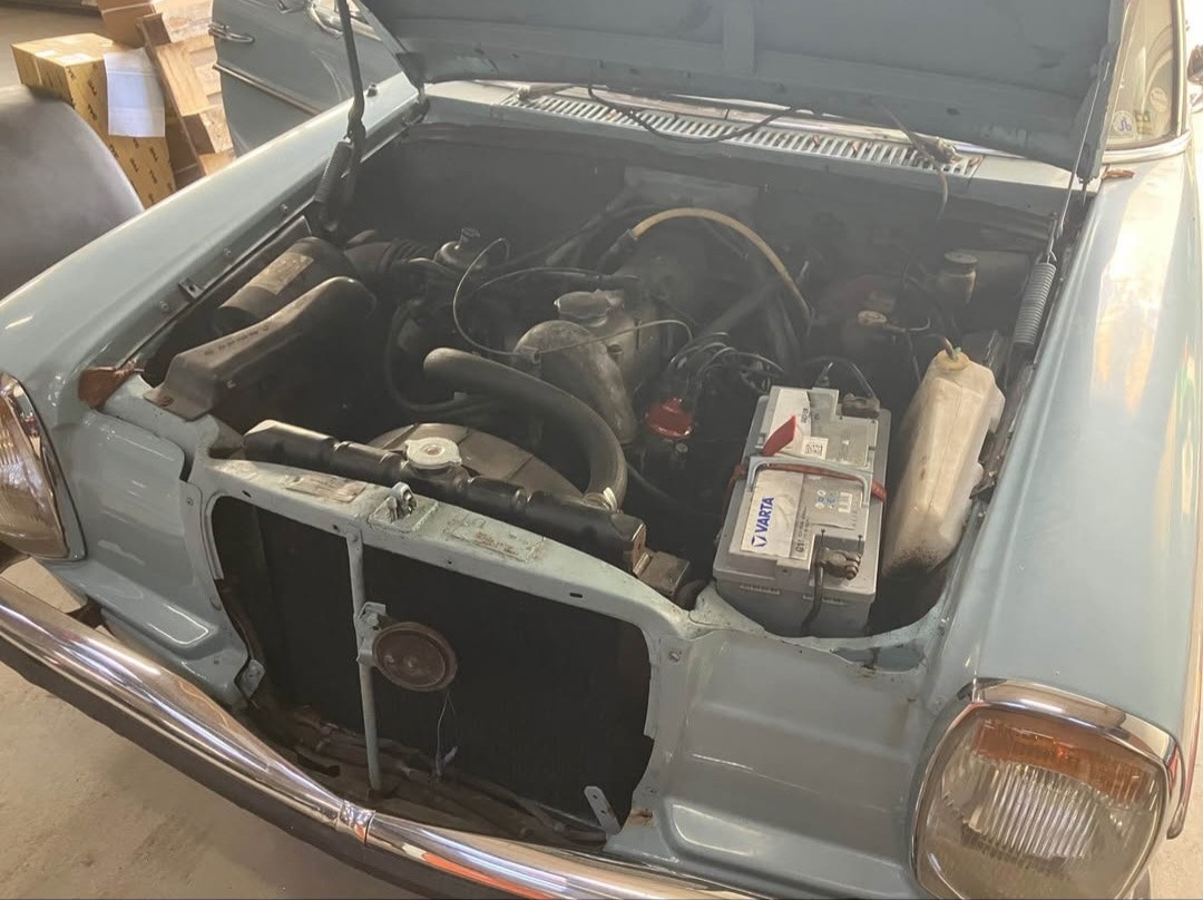 Mercedes 200/8 til salg hos Nabilli