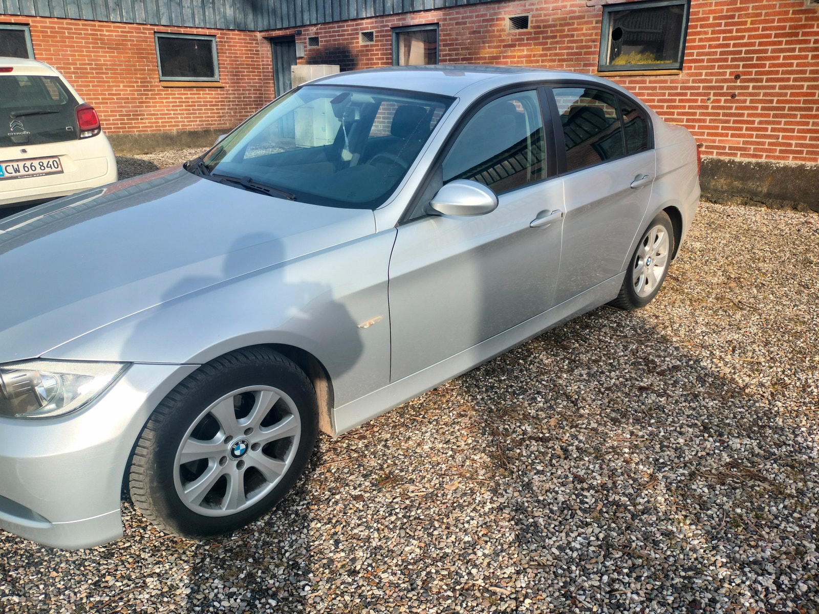 BMW 320i til salg hos Nabilli