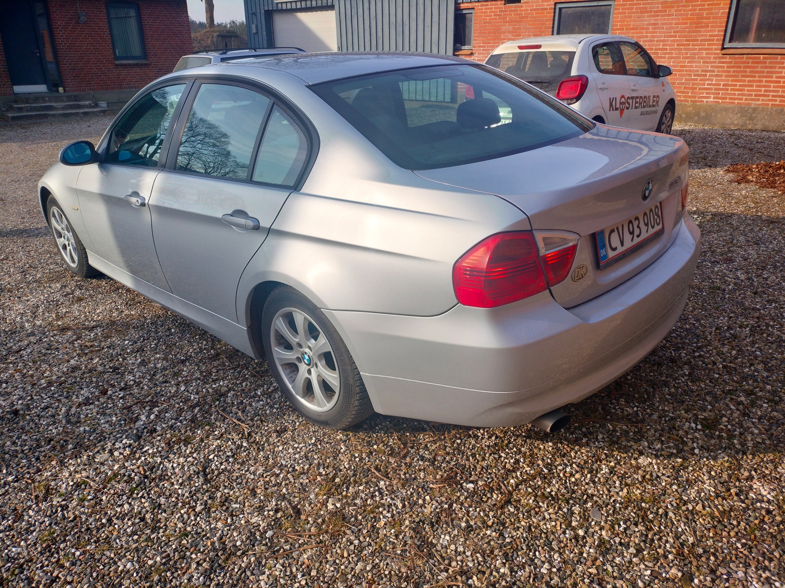 BMW 320i til salg hos Nabilli