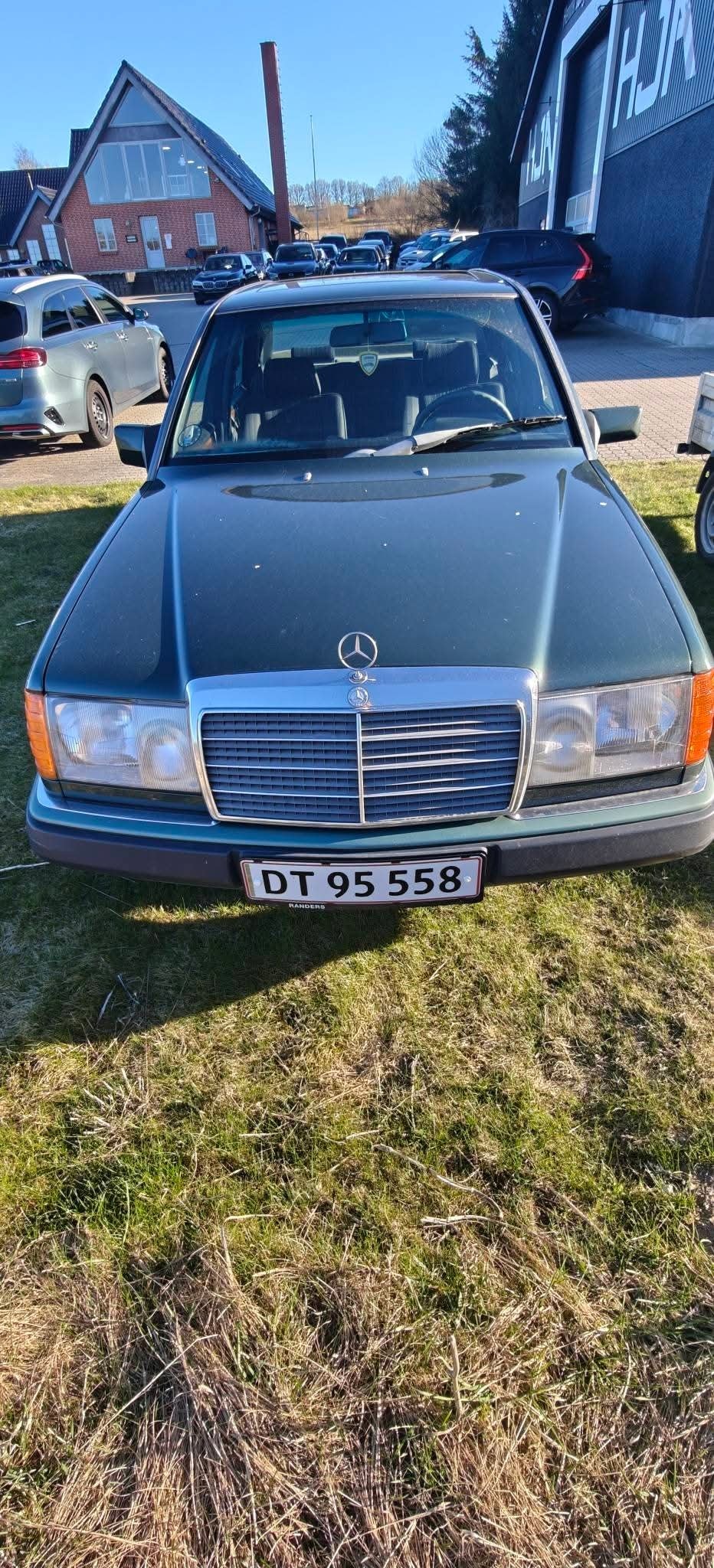 Mercedes 300 E til salg hos Nabilli