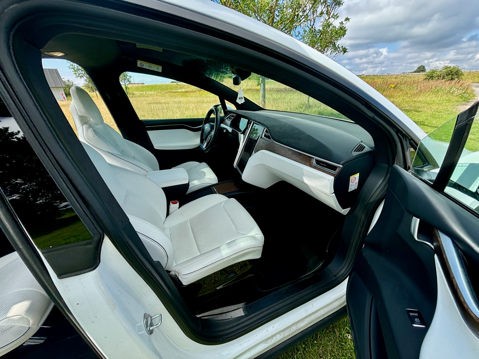Tesla Model X til salg hos Nabilli