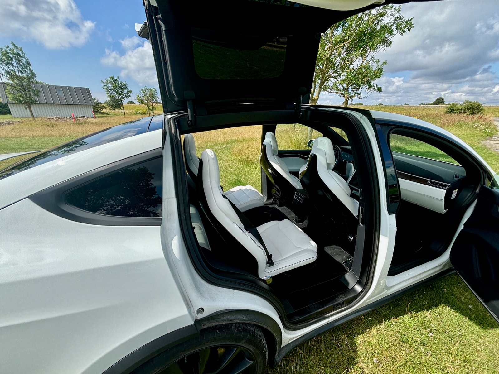 Tesla Model X til salg hos Nabilli