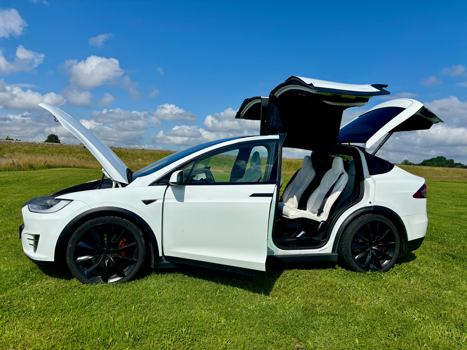 Tesla Model X til salg hos Nabilli
