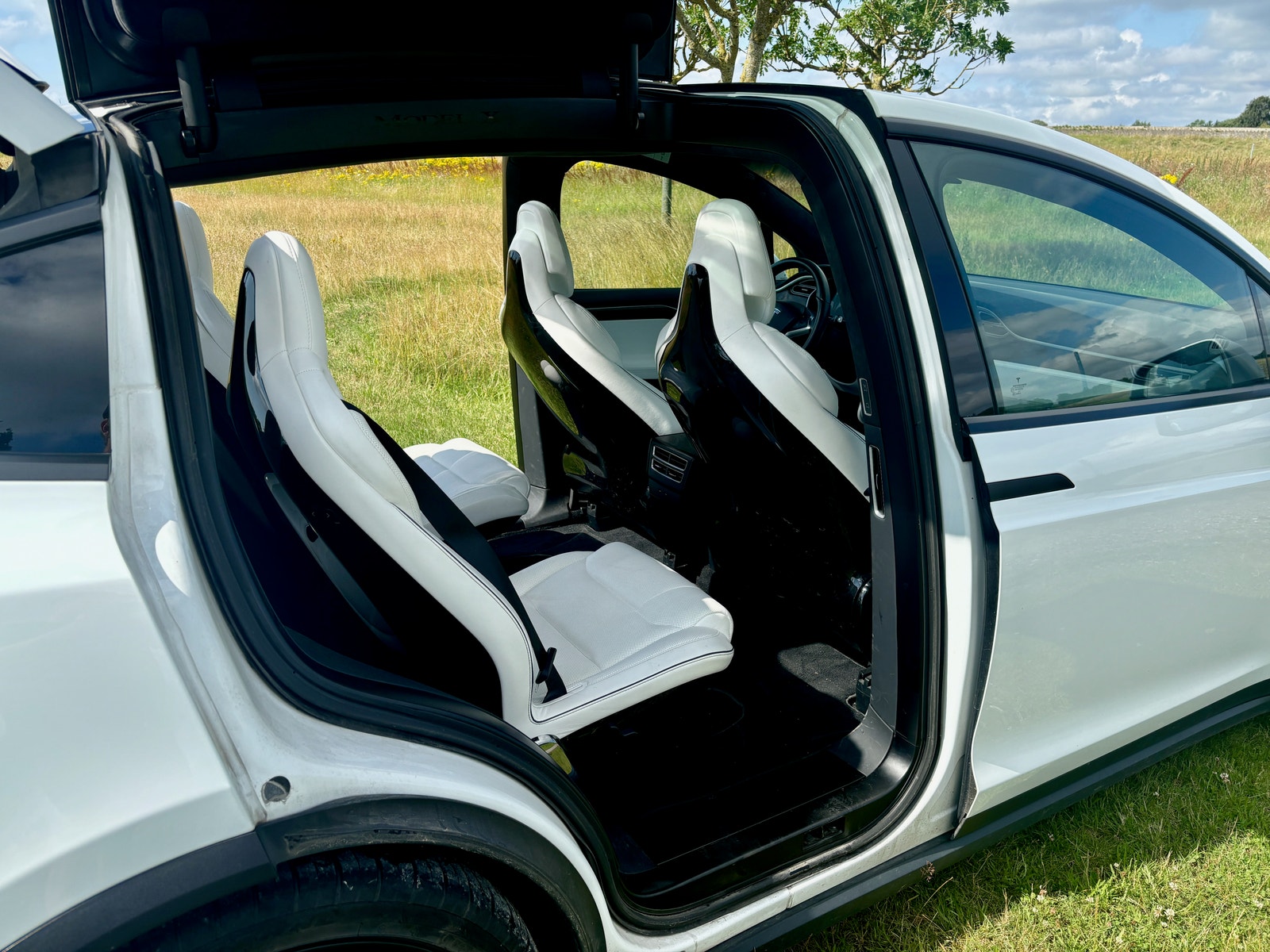 Tesla Model X til salg hos Nabilli