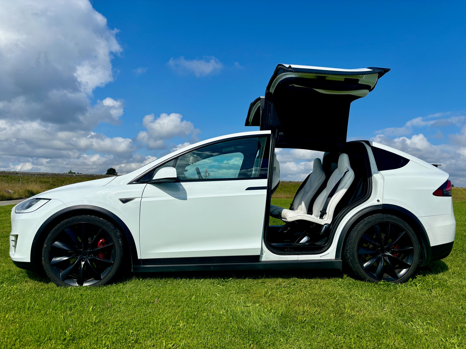 Tesla Model X til salg hos Nabilli