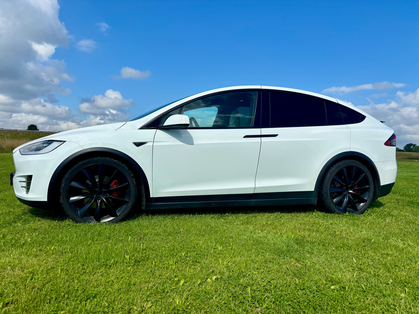 Tesla Model X til salg hos Nabilli