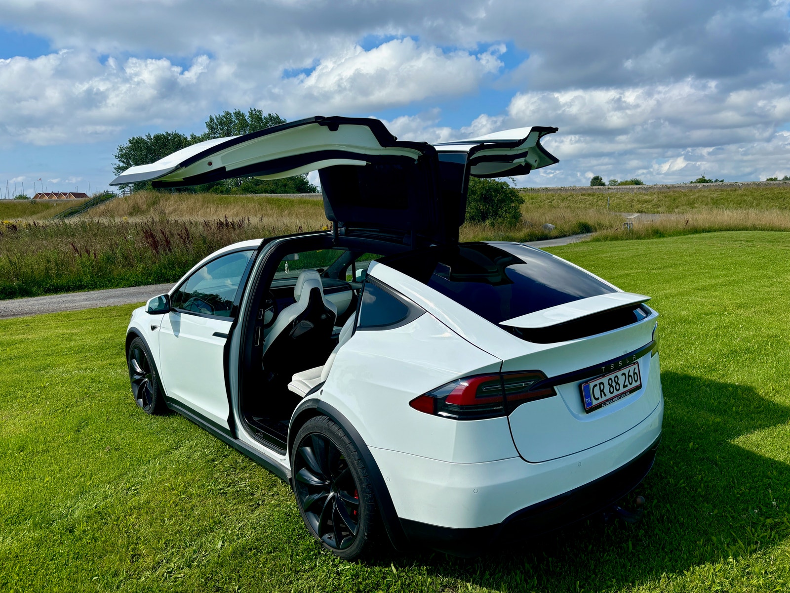 Tesla Model X til salg hos Nabilli