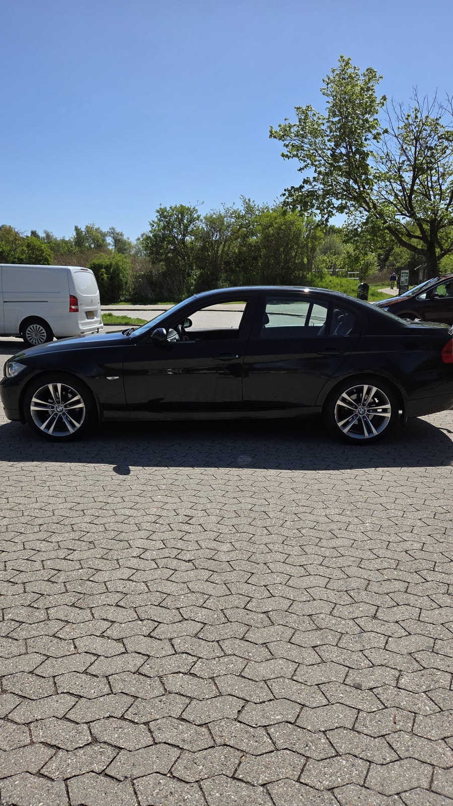 BMW 320i til salg hos Nabilli