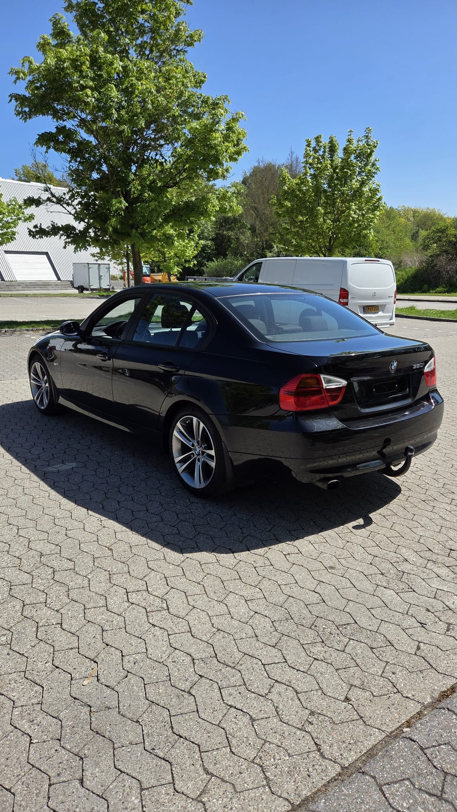 BMW 320i til salg hos Nabilli