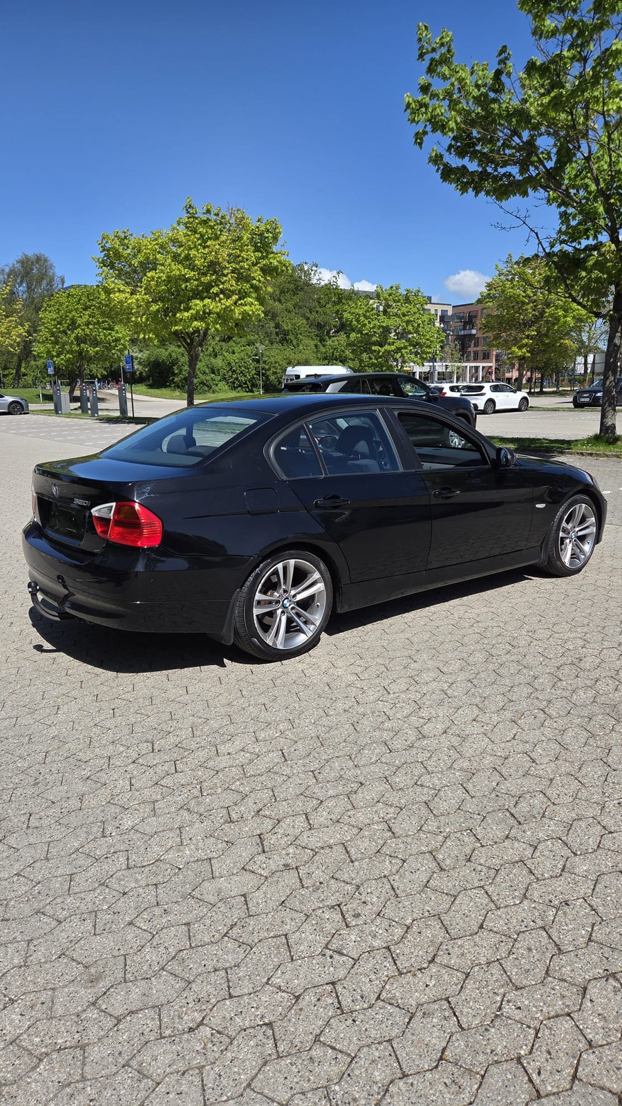 BMW 320i til salg hos Nabilli