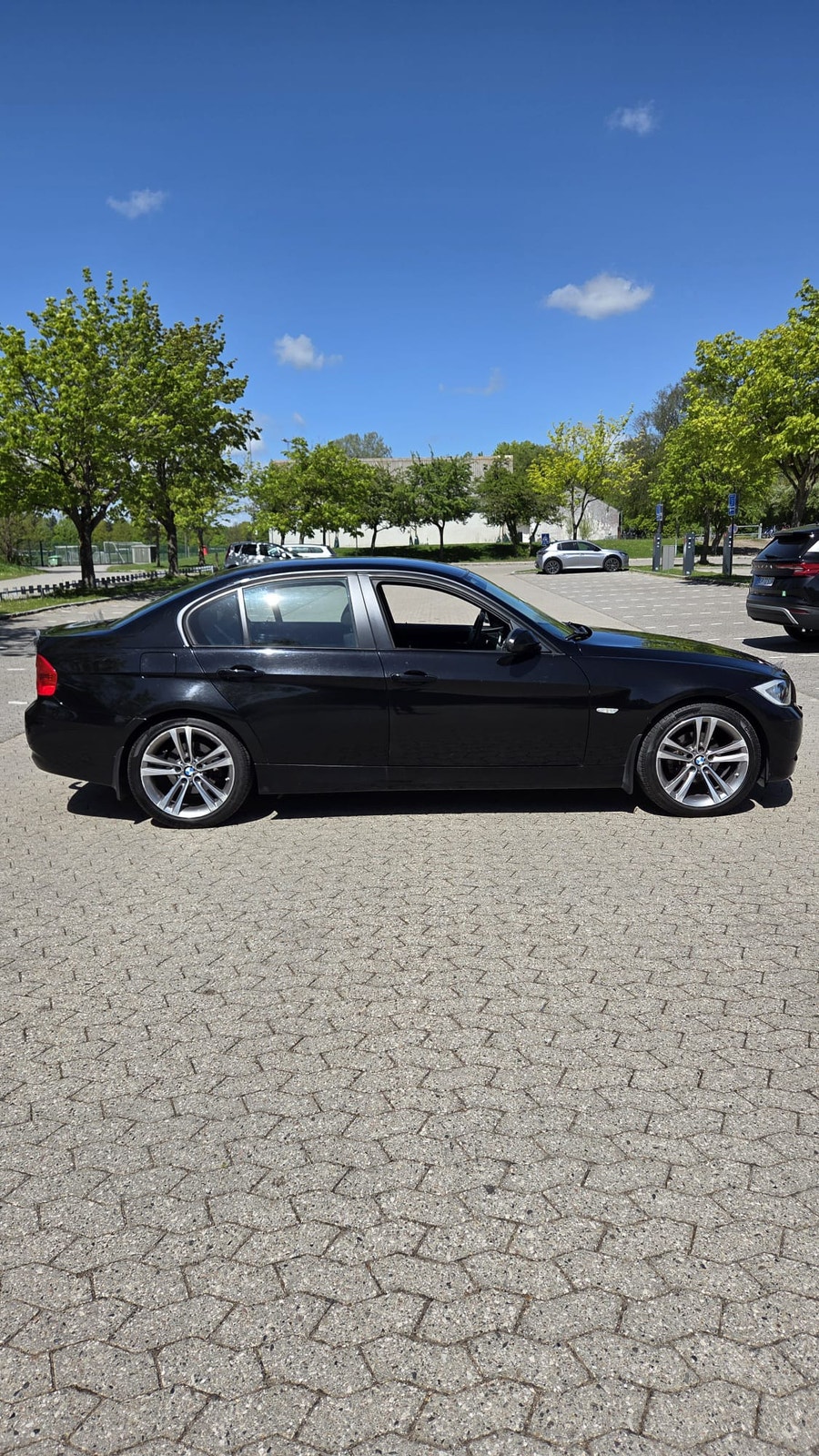 BMW 320i til salg hos Nabilli