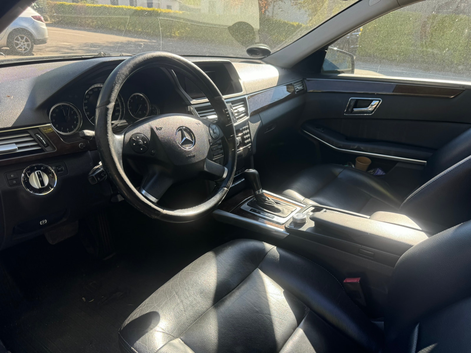 Mercedes E200 til salg hos Nabilli