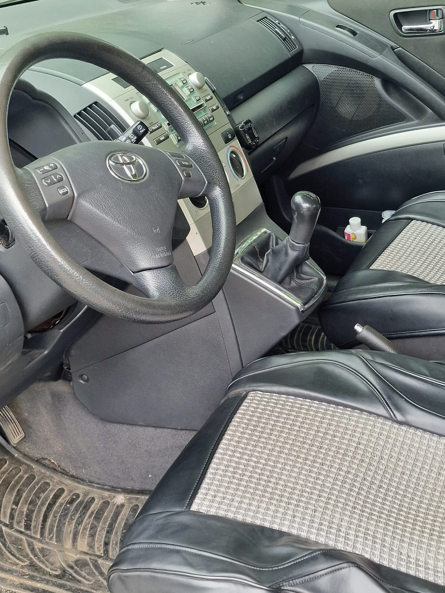 Toyota Corolla Verso til salg hos Nabilli