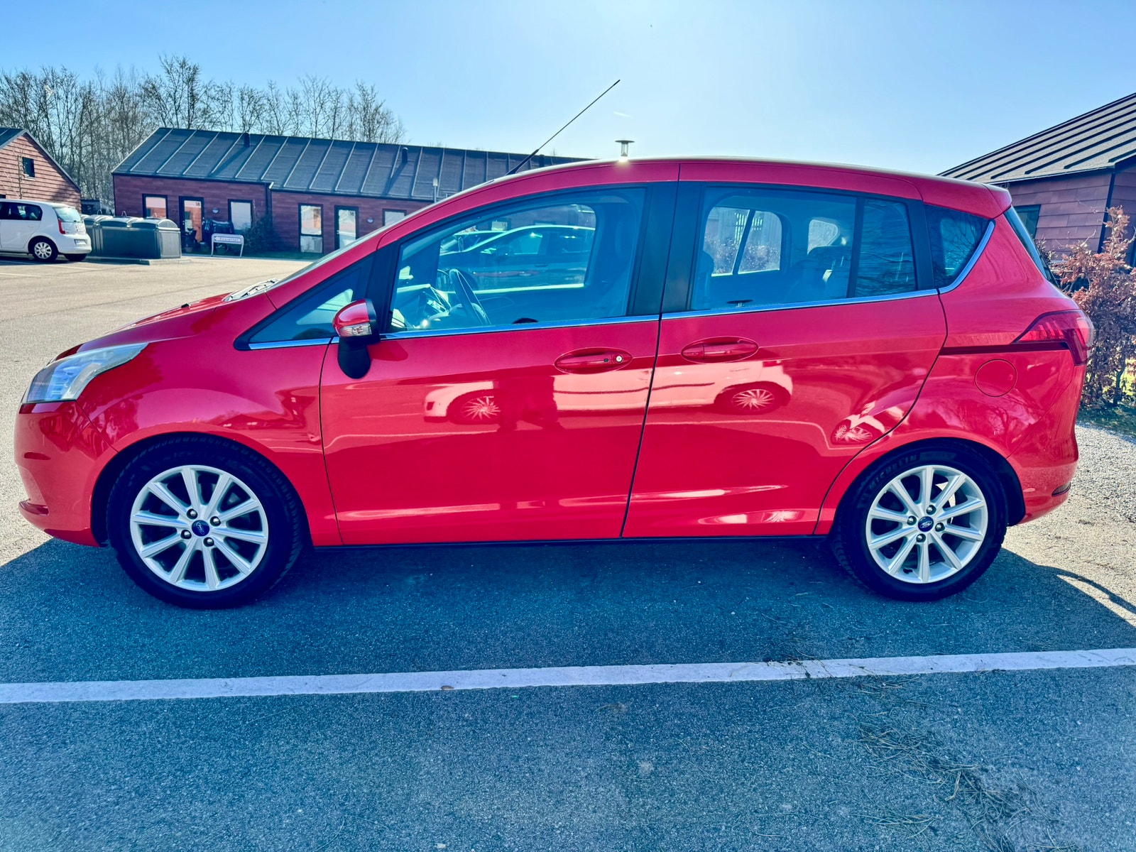 Ford B-MAX til salg hos Nabilli