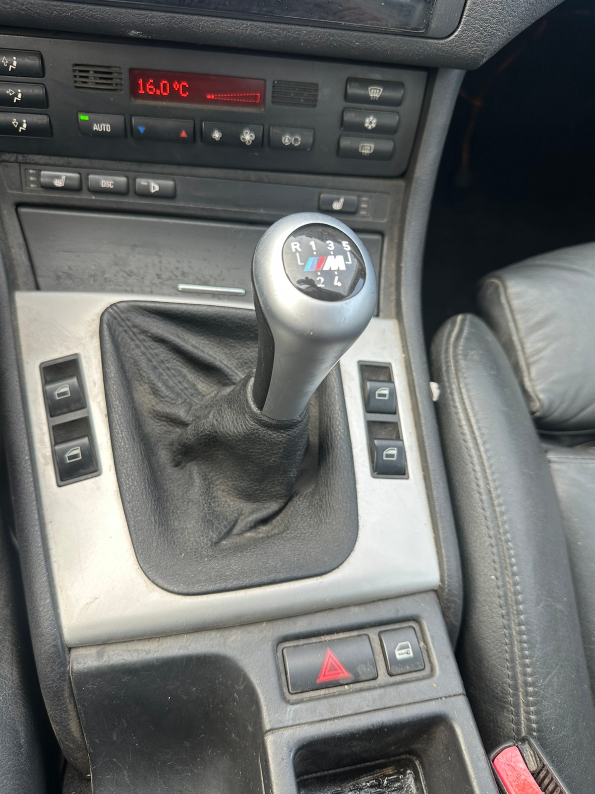 BMW 320i til salg hos Nabilli