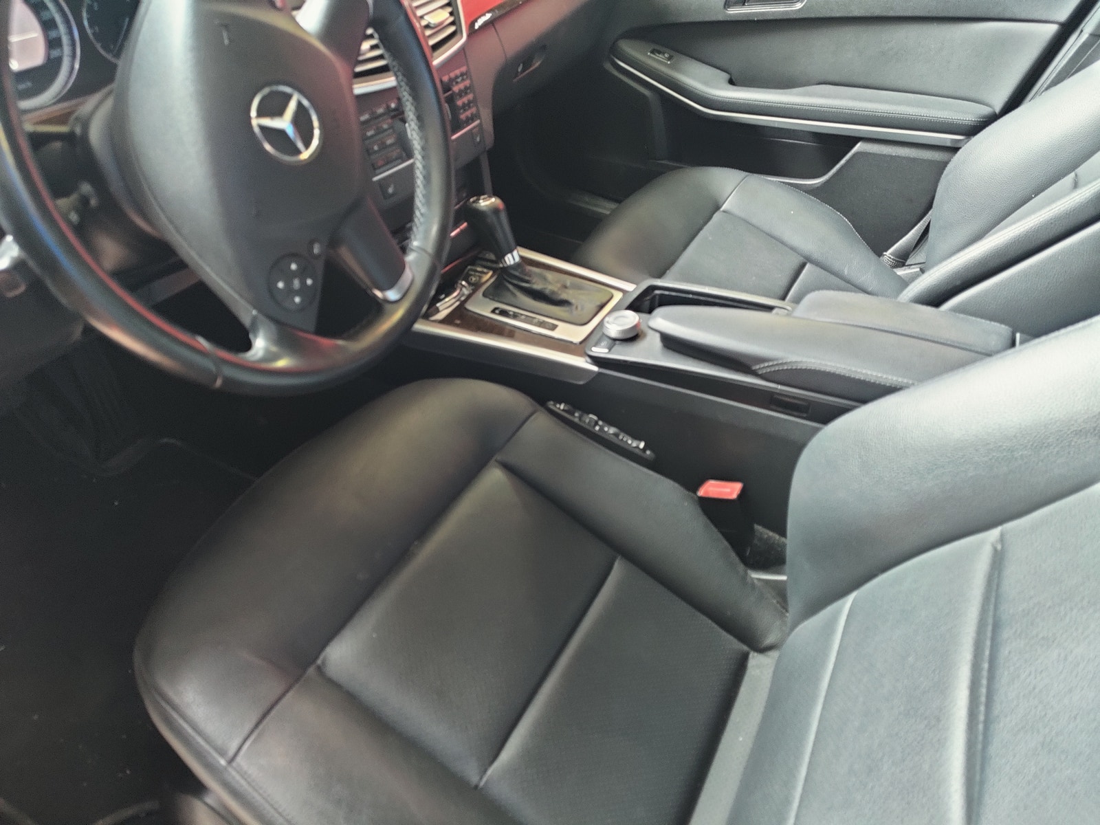 Mercedes E200 til salg hos Nabilli