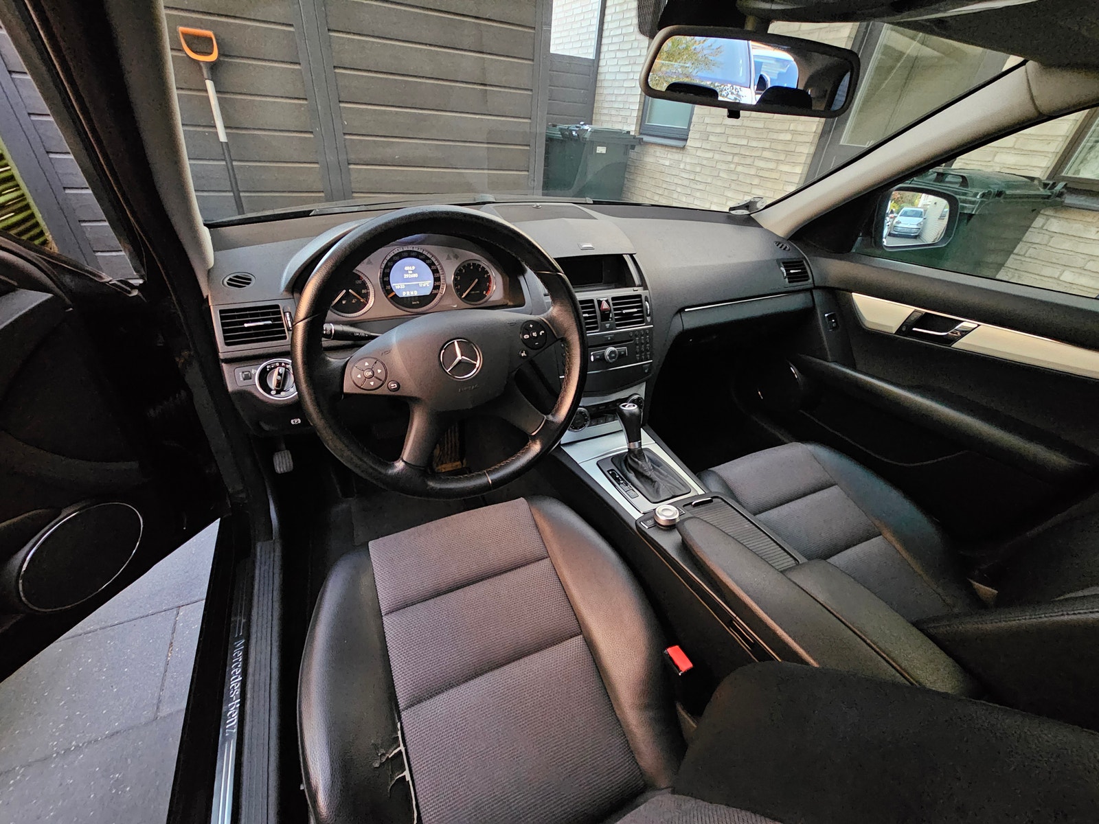 Mercedes C180 til salg hos Nabilli