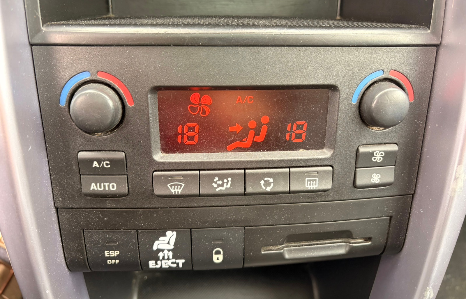 Peugeot 207 CC til salg hos Nabilli