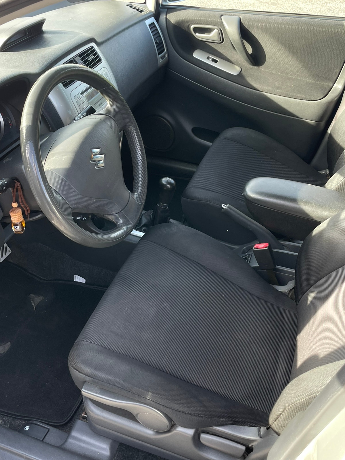 Suzuki Liana – billede 2