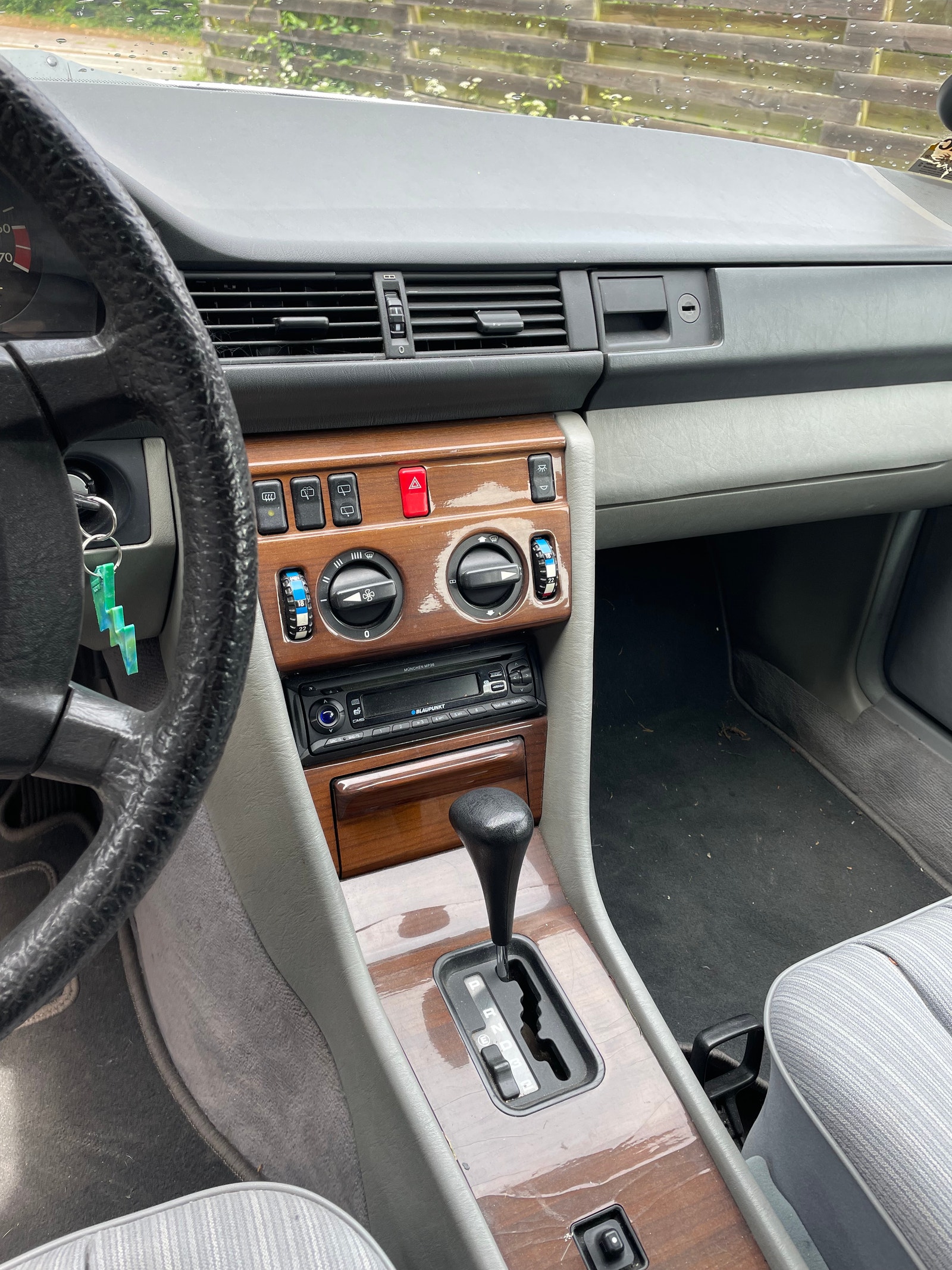 Mercedes 230 TE til salg hos Nabilli