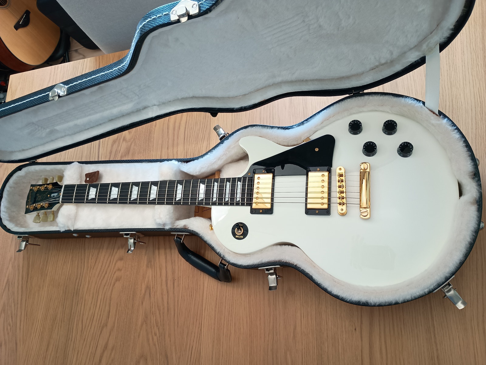 2007 Gibson Les Paul Studio Alpine White | DBA