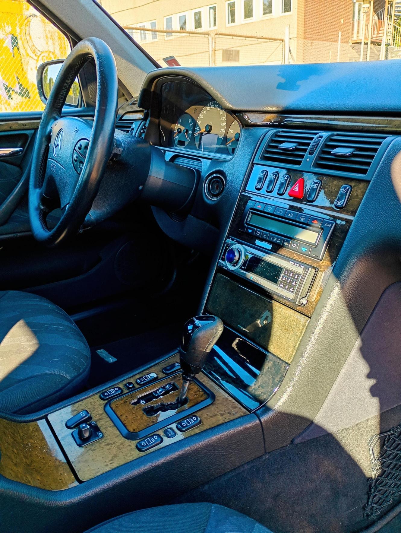 Mercedes E320 til salg hos Nabilli