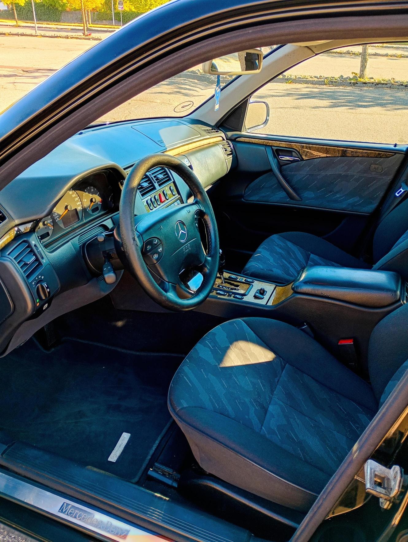 Mercedes E320 til salg hos Nabilli