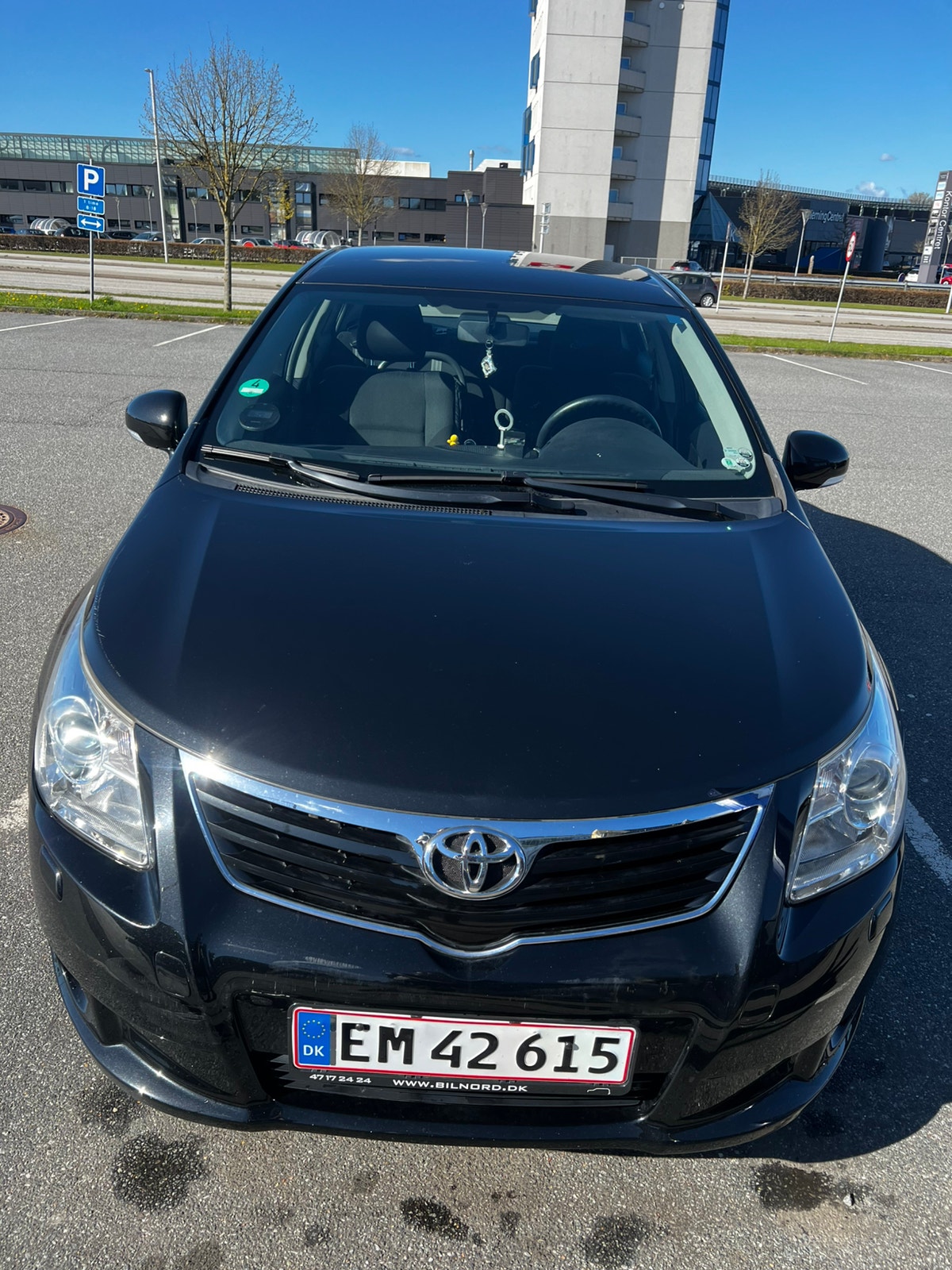 Toyota Avensis til salg hos Nabilli