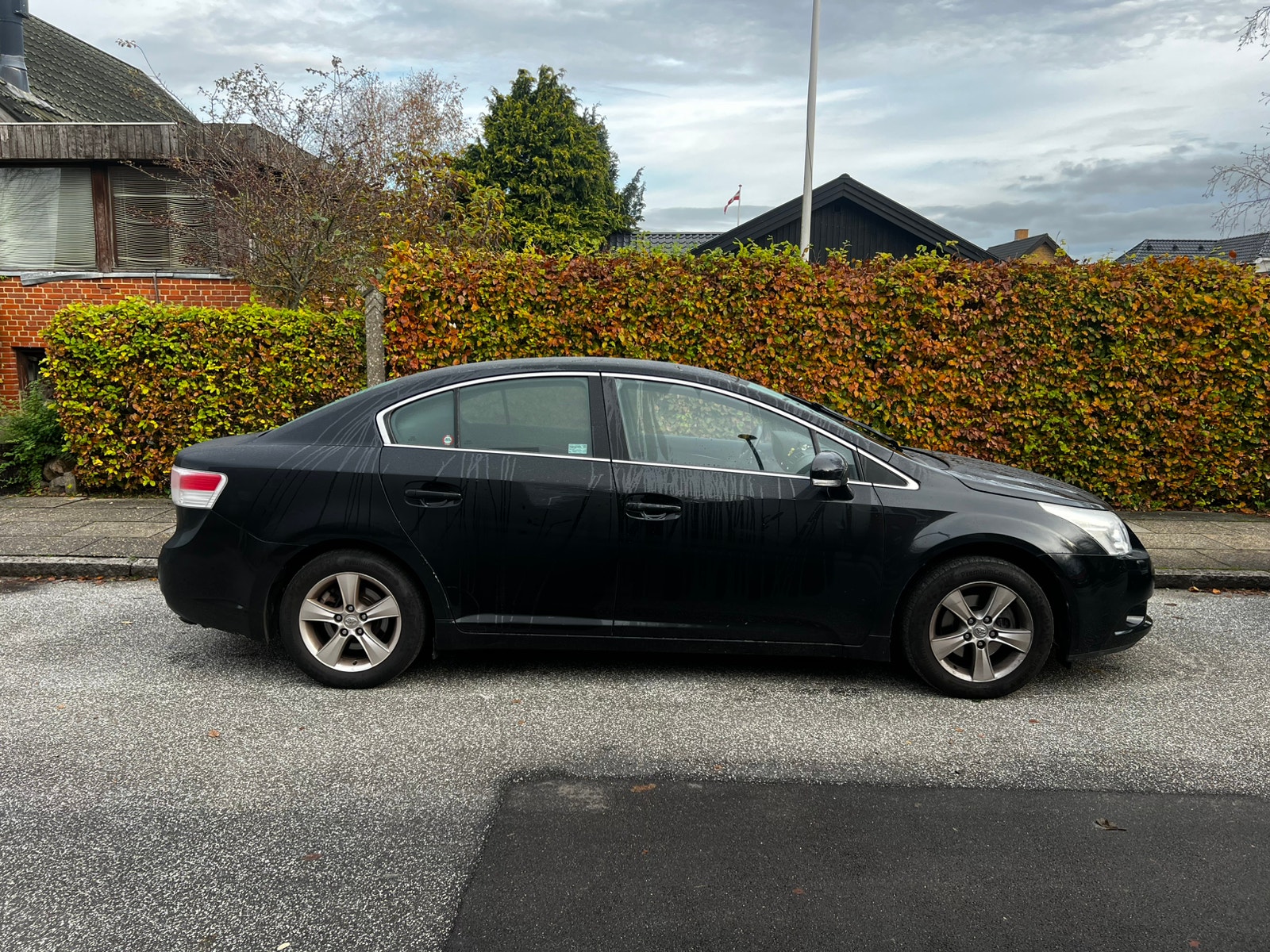 Toyota Avensis til salg hos Nabilli