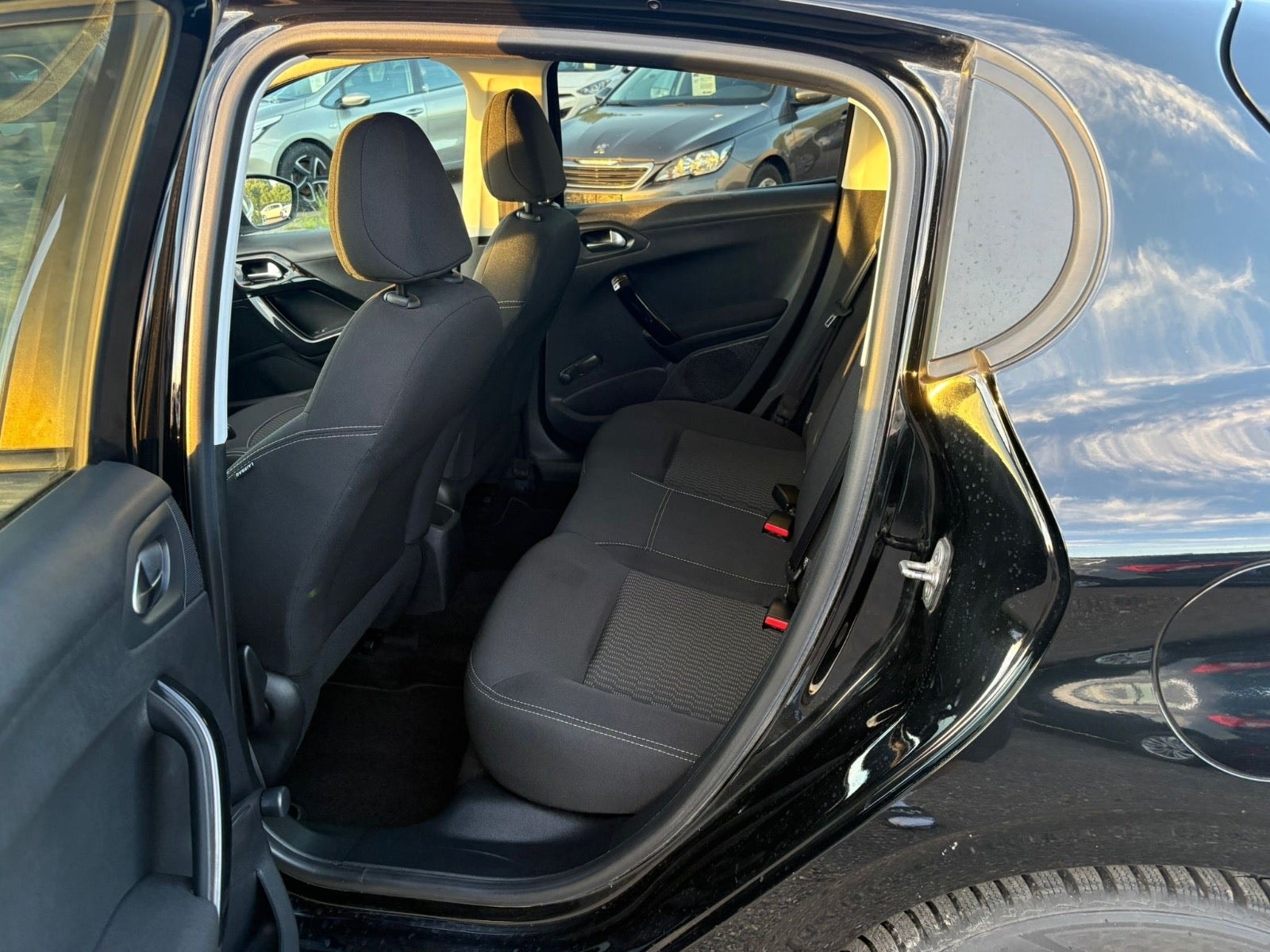 Peugeot 208 til salg hos Nabilli