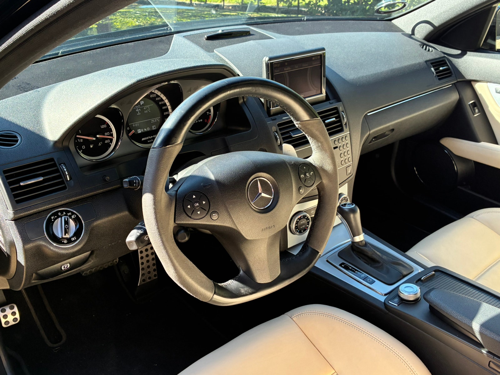Mercedes C63 til salg hos Nabilli