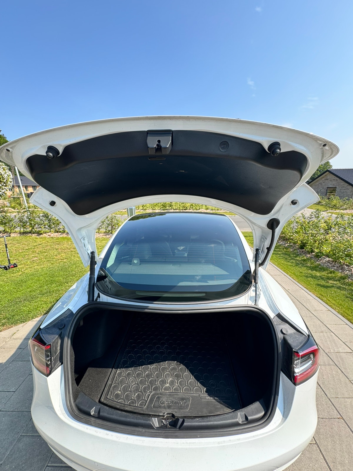 Tesla Model 3 til salg hos Nabilli
