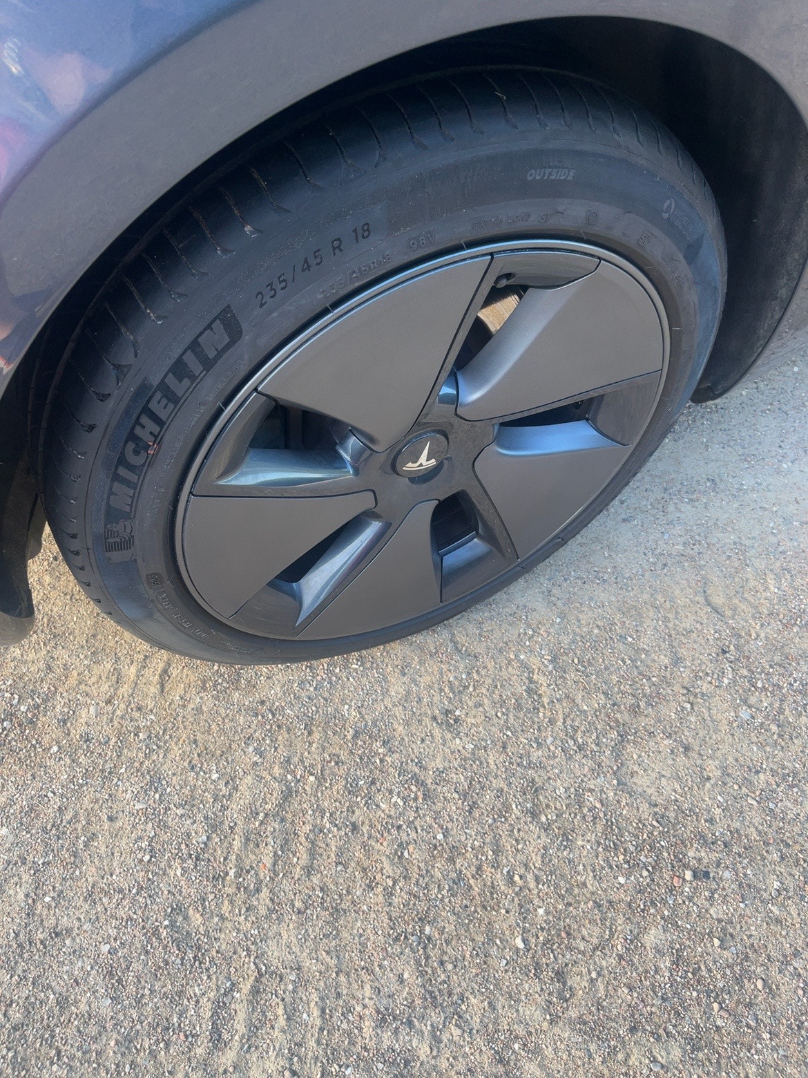 Tesla Model 3 til salg hos Nabilli