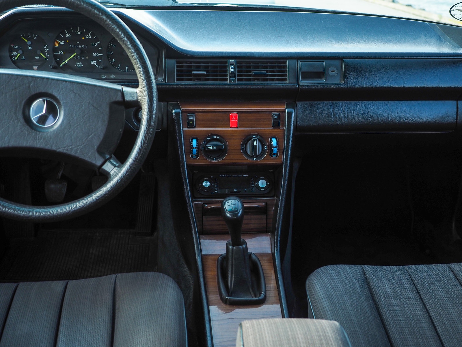 Mercedes 200 – billede 15