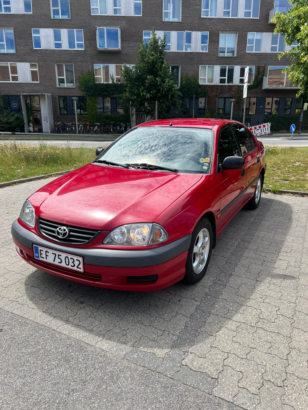 Toyota Avensis til salg hos Nabilli