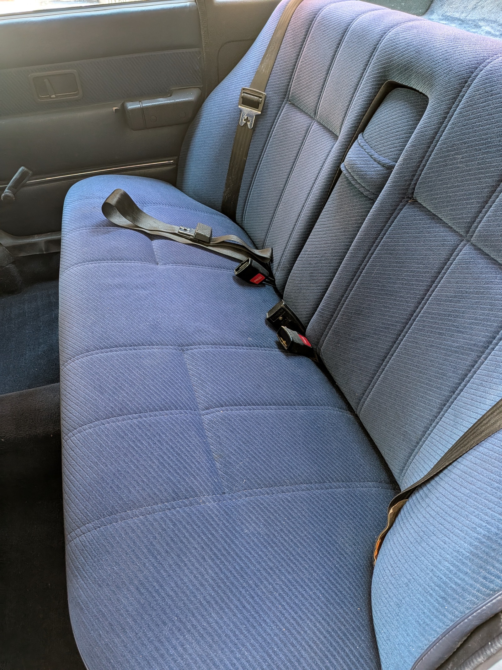 Volvo 240 til salg hos Nabilli