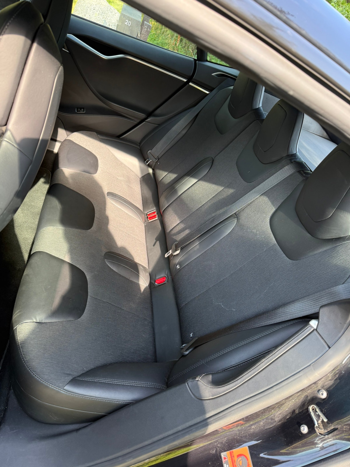 Tesla Model S til salg hos Nabilli