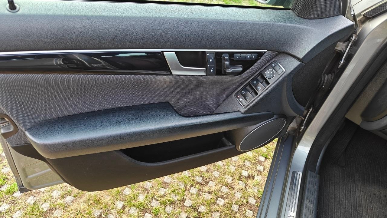 Mercedes C200 til salg hos Nabilli