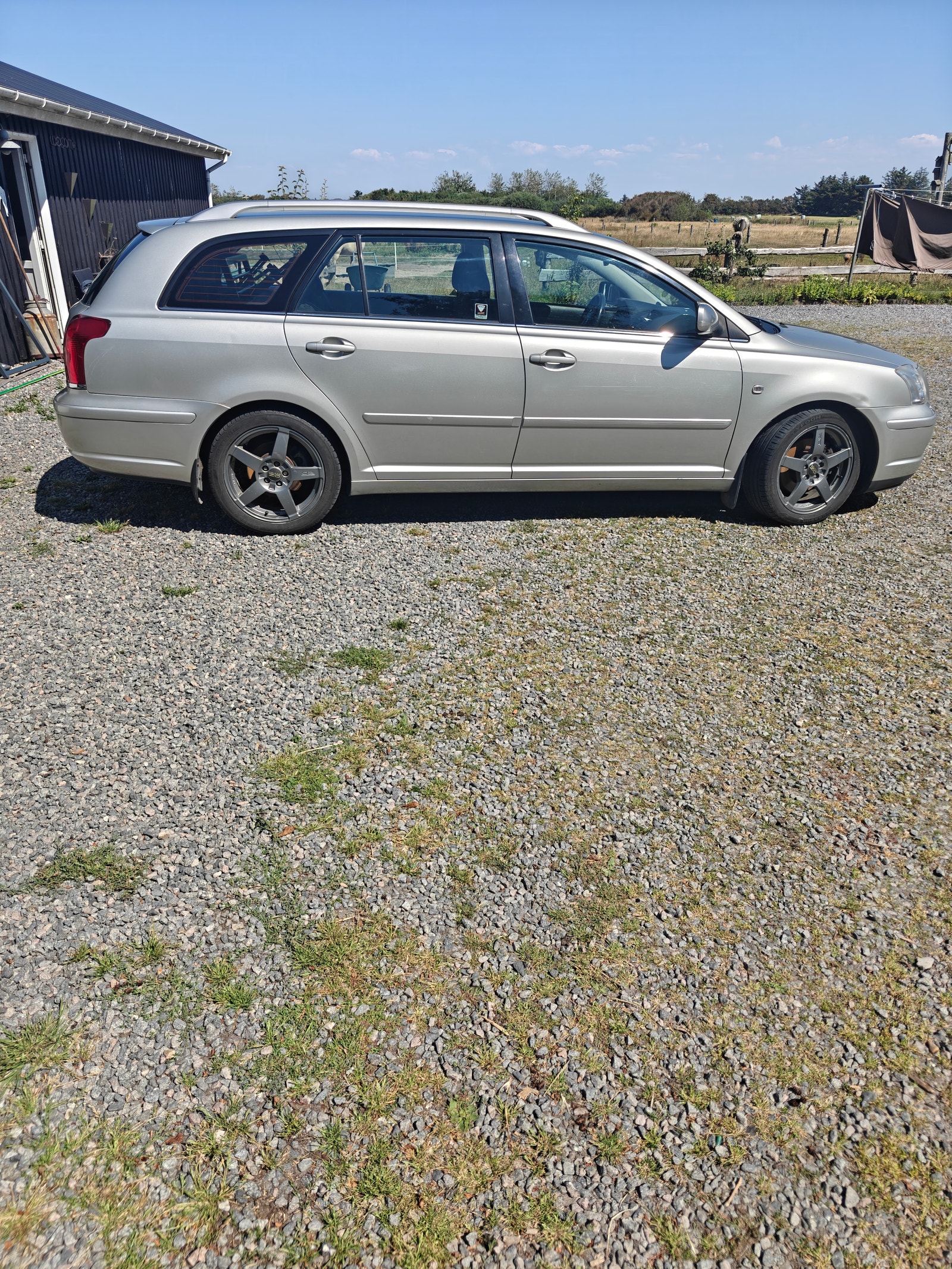 Toyota Avensis – billede 2